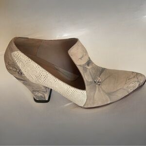 John Fluevog Size 8 Floral Imprint Boot